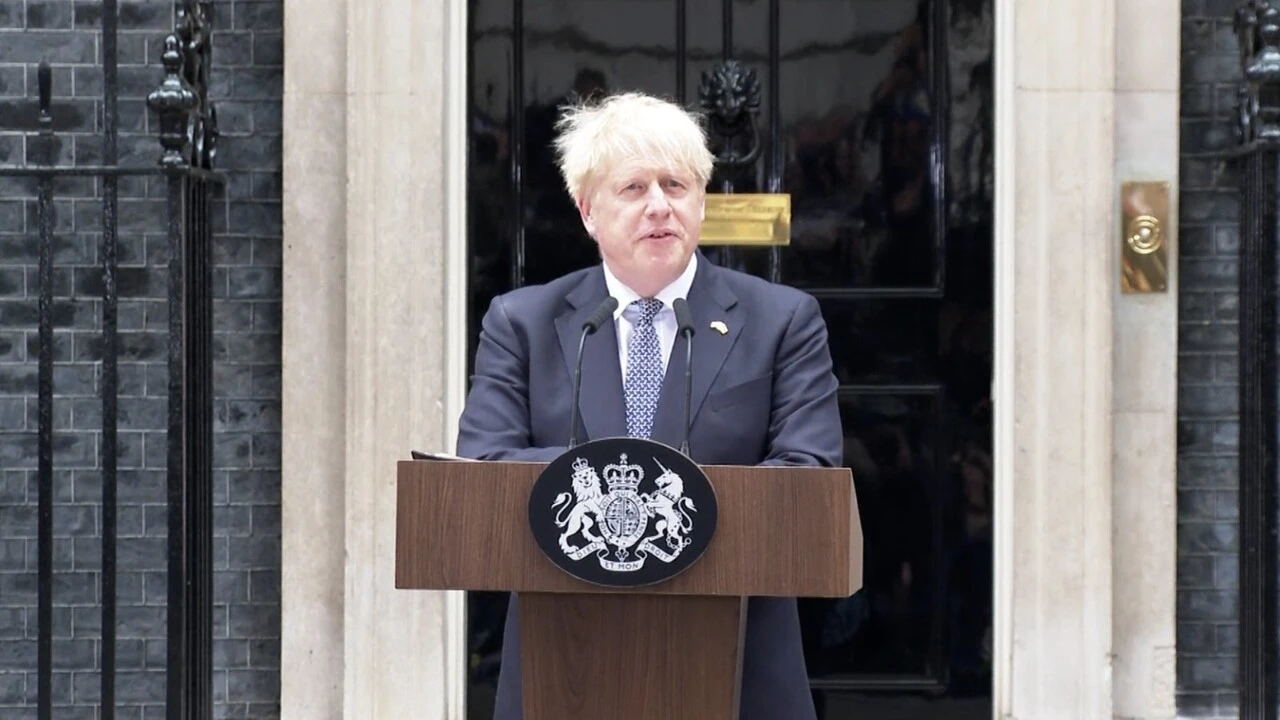 İngiltere'deki seçim yarışında sürpriz yok! Aday sayısı 5'e indi