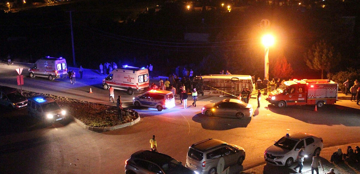 Tarım işçilerini taşıyan minibüs devrildi: Ölü ve yaralılar var