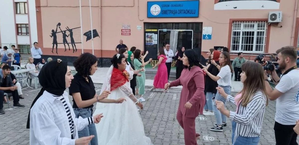 Fedakar babası ve bütün mahalleli seferber oldu! Yasemin'in hayali gerçek oldu, mutluluğu gözlerinden okundu