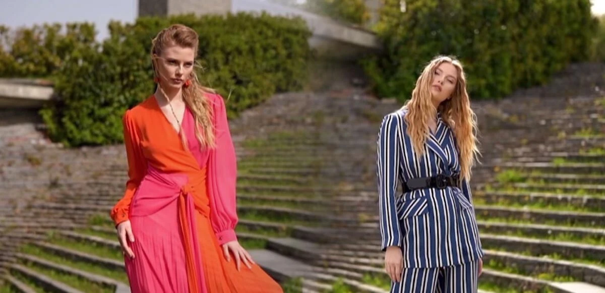 Camii avlusunda moda çekimine sosyal medyada tepki yağdı