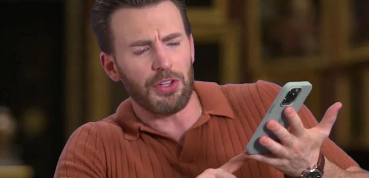 Chris Evans namı değer Kaptan Amerika'nın iPhone 12 Pro isyanı: Çok ağır hissettiriyor