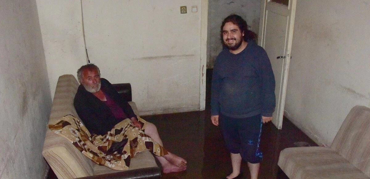 Kazıdı kazandı, parayı bulunca karısını bıraktı! Yedi, içti, batırdı şimdilerde ise lağım basan bodrum katta yaşıyor