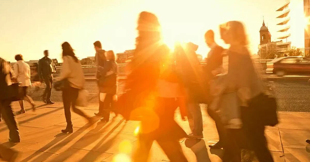 Kırmızı alarm veren İngiltere'de pistler eridi! Uçuşlar askıya alındı