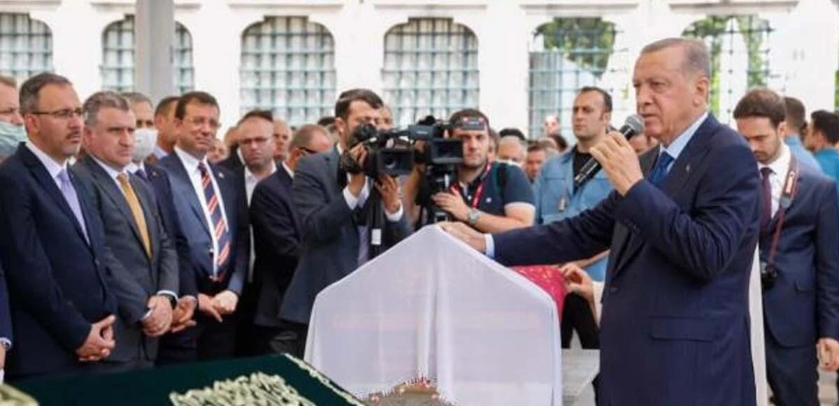 Fethiye Gümüşdağ'ın cenazesinde dikkat çeken kare! Cumhurbaşkanı Erdoğan ile İmamoğlu tokalaştı