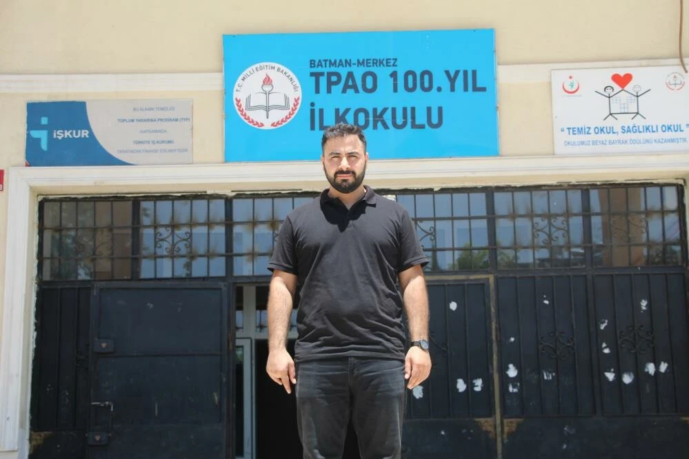 Eğitim aşkı dinmiyor: Öğretmenlikten sosyolojiye, hukuktan astronomiye… 10 yılda 7 üniversite bitirdi, şimdi 8’i okuyor
