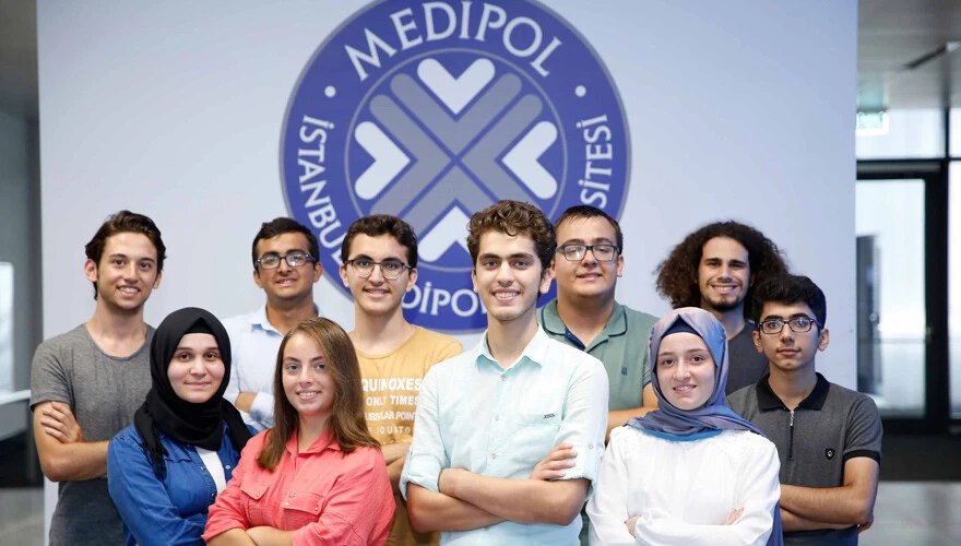 Medipol Üniversitesi Ücretleri 2022: İstanbul Medipol Üniversitesi (Tüm Bölümler) Burslu Lisans, Önlisans, Tıp, Hukuk, Mühendislik, İletişim Fakültesi Fiyatları Ne Kadar Oldu?