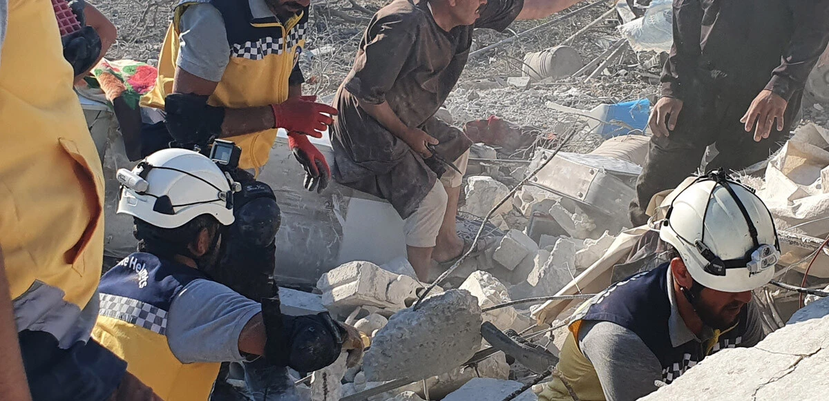 Son dakika! Rusya'dan Suriye'ye hava saldırısı: 5'i çocuk 7 sivil hayatını kaybetti