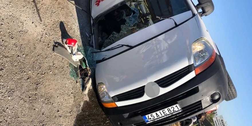 Tarım işçilerini taşıyan servis devrildi: 22 yaralı