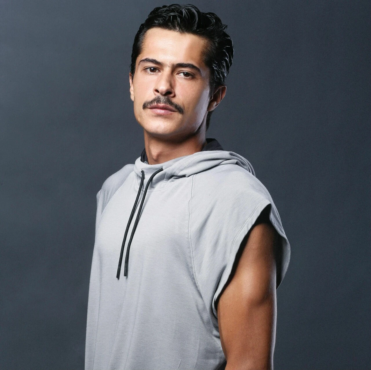 Film setinde korkunç kaza: Ünlü oyuncu İsmail Hacıoğlu'nun yüzüne fünye patladı