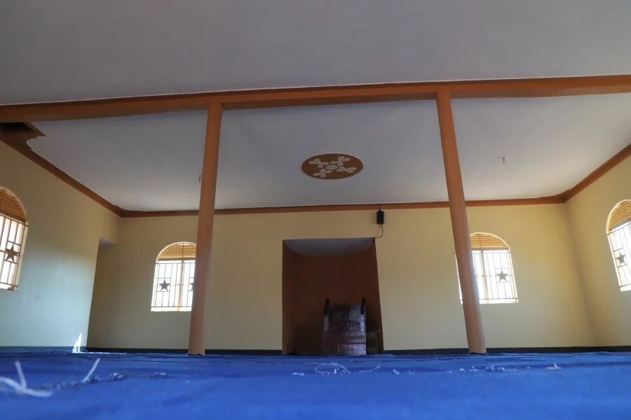 Sadakataşı'ndan Uganda'ya eğitim kompleksi