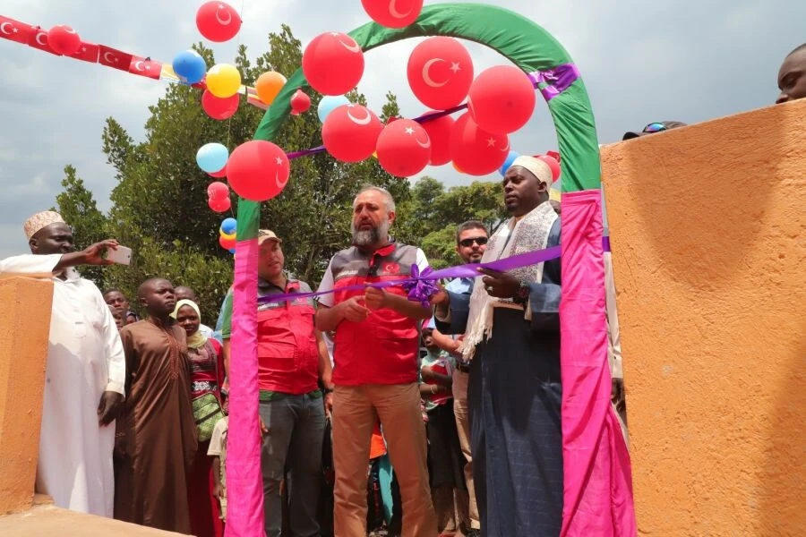 Sadakataşı'ndan Uganda'ya eğitim kompleksi