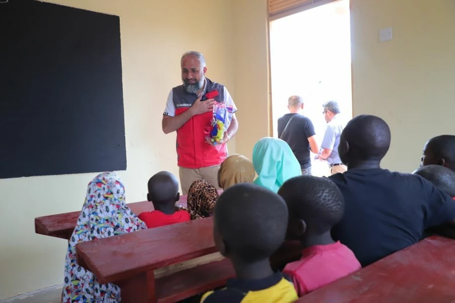 Sadakataşı'ndan Uganda'ya eğitim kompleksi