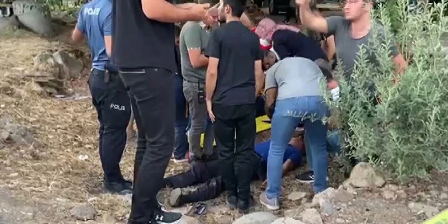 Baba ile üvey oğlu arasındaki kavga kanlı bitti: 2 yaralı