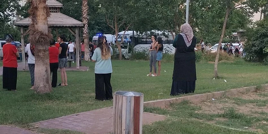 Baba ile üvey oğlu arasındaki kavga kanlı bitti: 2 yaralı