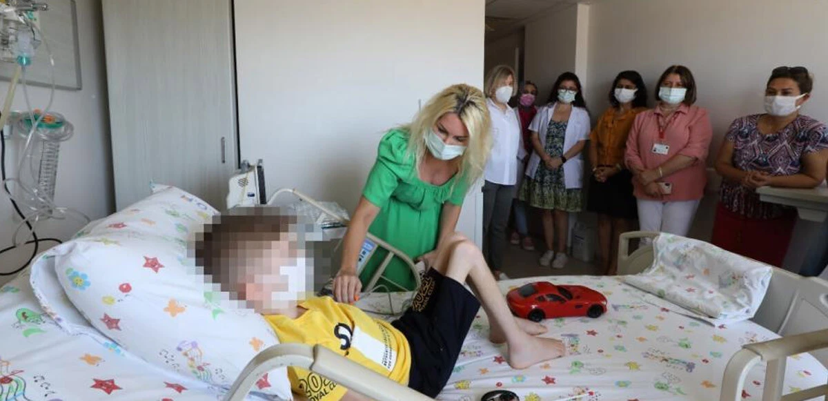 Çöp evde bulunan ve ülke gündemine oturan Cem'den ilk kareler geldi