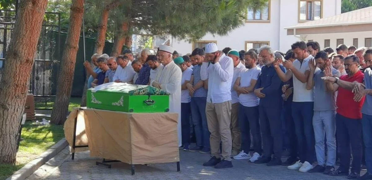 Minik Ahsen'e acı veda: Cenazede gözyaşları sel oldu