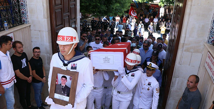 Mersinli şehit son yolculuğuna uğurlandı!