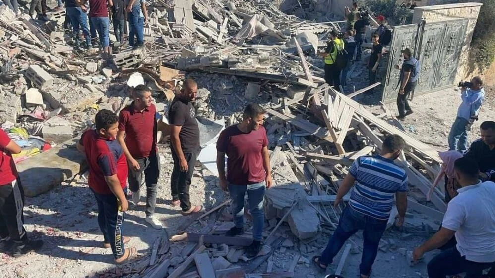 Tutuklu Filistinlinin evine patlayıcı yerleştirdiler! İsrail güçleri evi havaya uçurdu