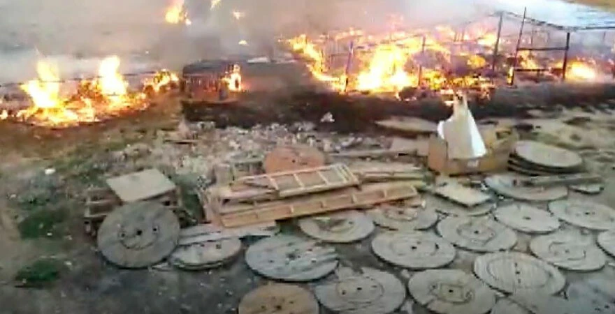 Ağıldaki yangında 12 yaşındaki çocuk yanarak öldü