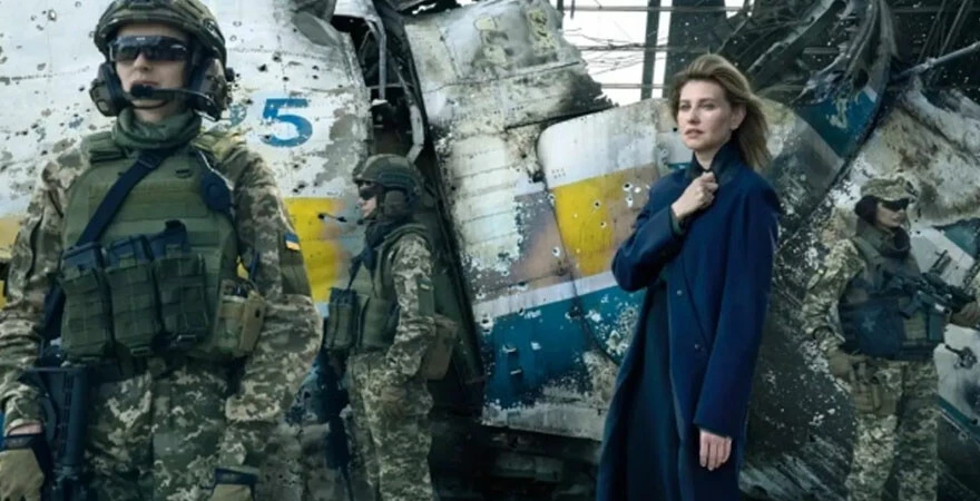 Zelenskiy çiftinin fotoğraf çekimlerine tepki yağdı! Asker cephede onlar kamera karşısında