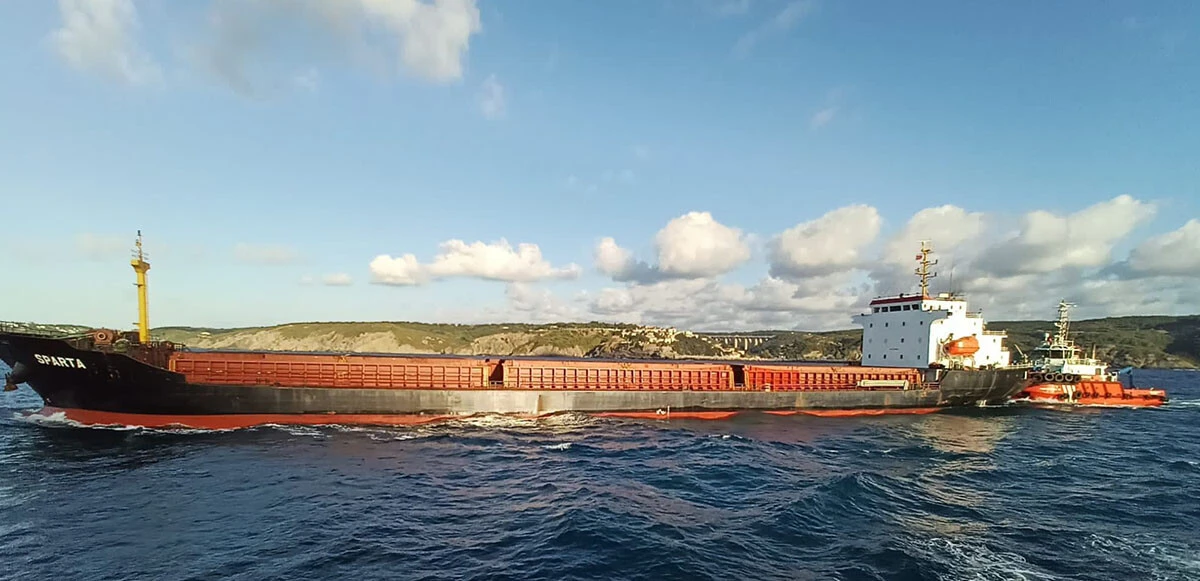 Son dakika! İstanbul Boğazı çift yönlü trafiğe kapatıldı