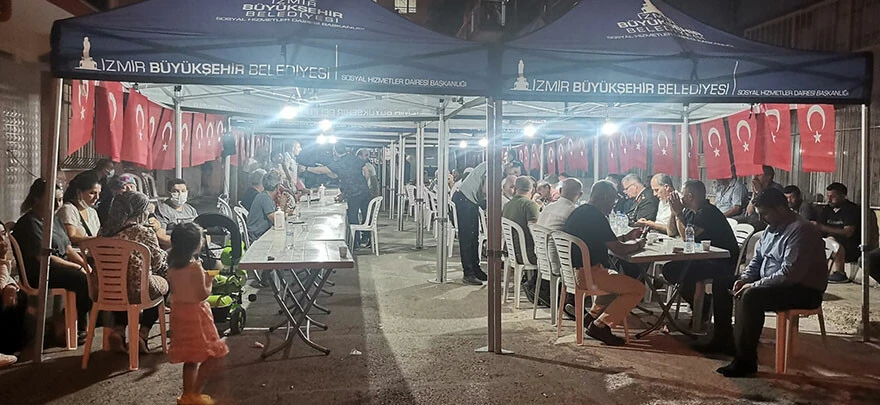 İzmir'e şehit ateşi düştü: Araba aldığını oğluna söyleyerek sürpriz yapacaktı, şehit haberi geldi