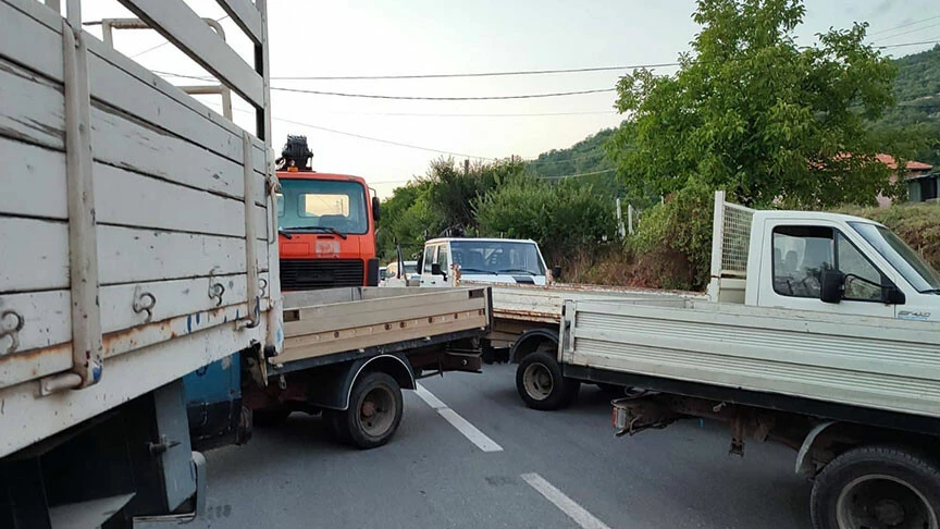 Kosova, Sırbistan ile gerileme neden olan ‘kimlik belgesi’ kararının uygulanmasını erteledi