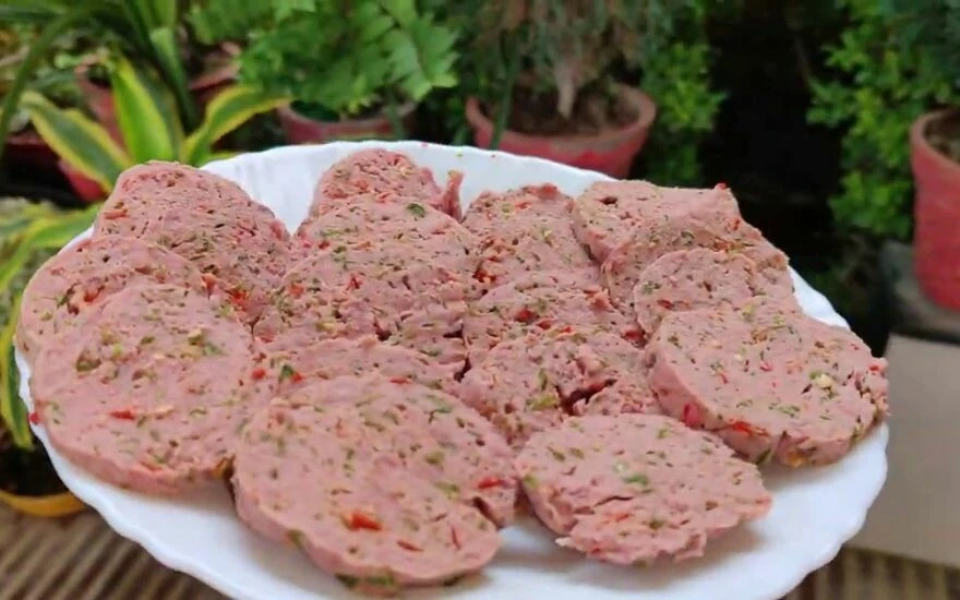 Bomba gibi tarif: Şarküteri ürünlerinden vazgeçemeyenlere en lezzetli ve doğal ev yapımı salam!