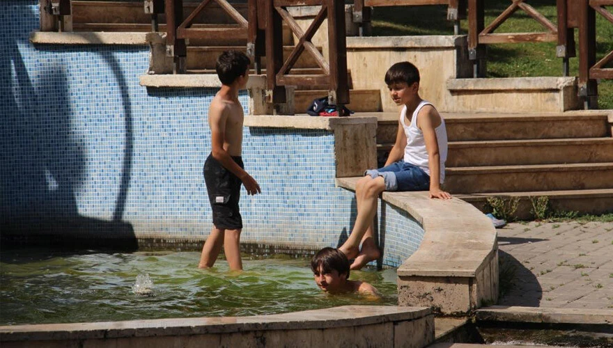 Denize kıyısı bile olmayan şehrimizde yüzmek yasaklandı