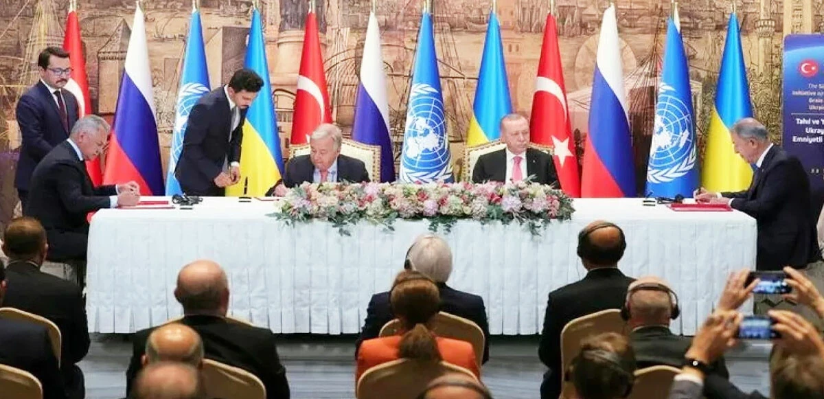 Yunanistan'da Abdülhamid Han rahatsızlığı! Emekli Müstafi Tümamiral Cihat Yaycı'dan çarpıcı tespit: KKTC bayrağı çekilsin, ya şah ya da mat olur