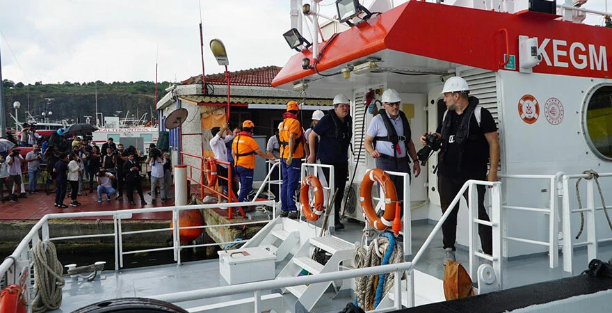 Dünyanın gözü İstanbul'da! Denetim bitti, tahıl yüklü ilk gemi Boğaz'ı geçti