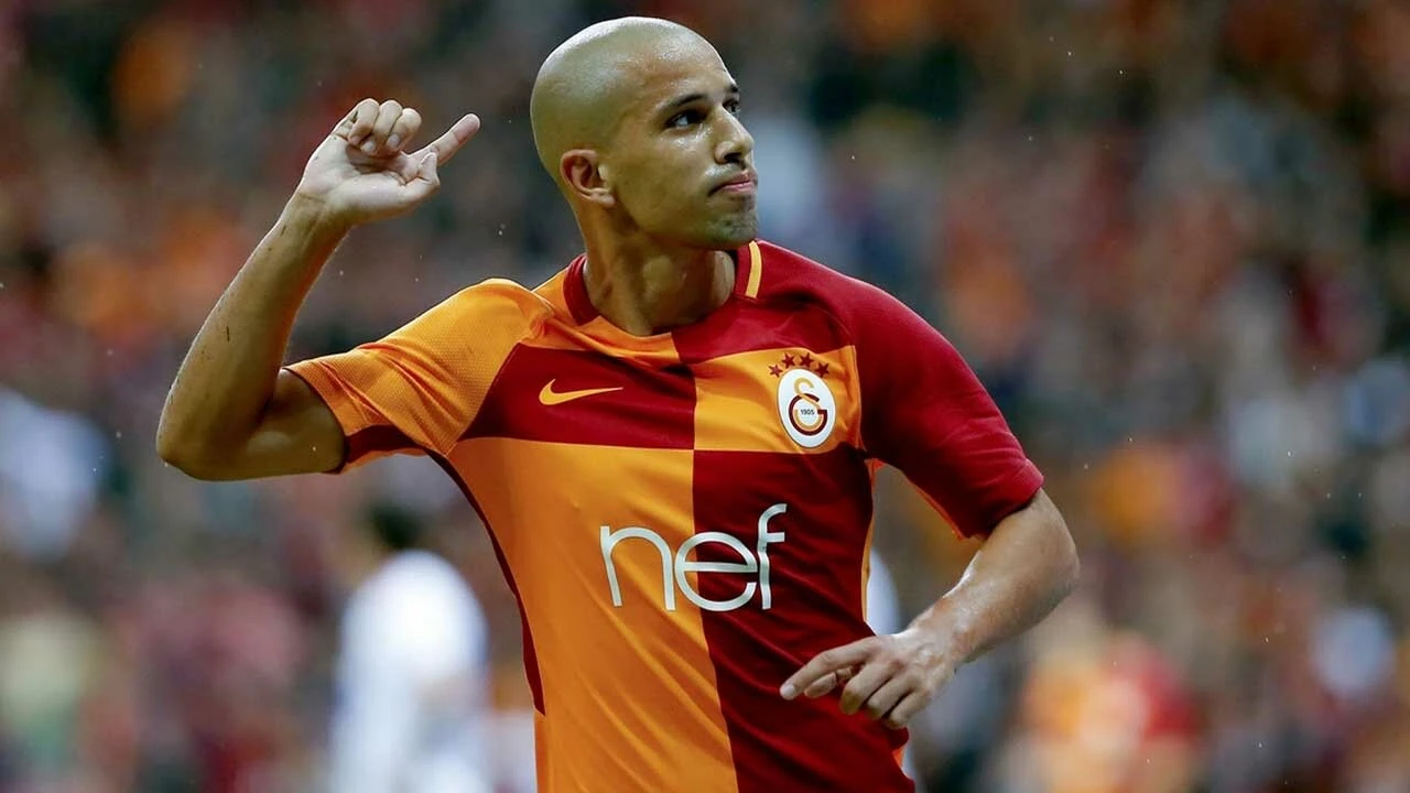 Sofiane Feghouli İstanbul'da kaldı: Ezeli rakibe gidiyor!