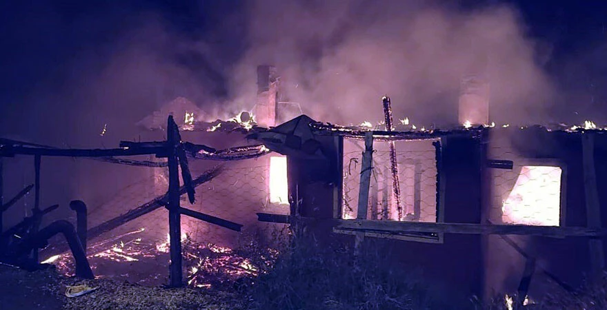 Çorum’da çıkan yangında 2 ev küle döndü! 91 yaşındaki kadın hayatını kaybetti