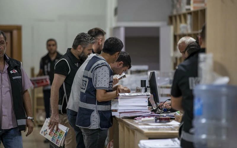 Son dakika! KPSS'de sızıntı soru iddiası: Savcılık soruşturma başlattı, polisler yayınevine baskın düzenledi