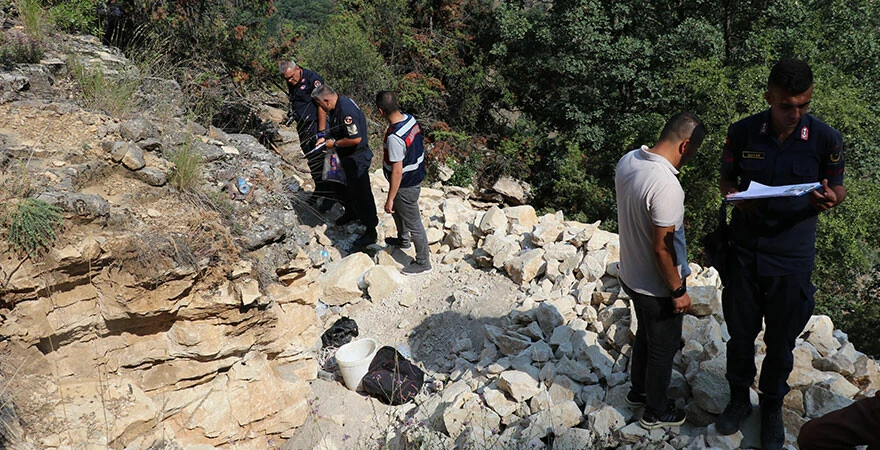 Define için kazdığı tünelde öldü! 2 kafadarın macerası kötü şekilde son buldu