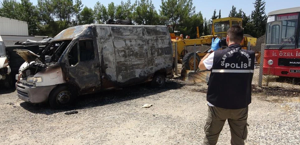 Adıyaman'da 4 çocuk iki ambulansı ateşe verdi