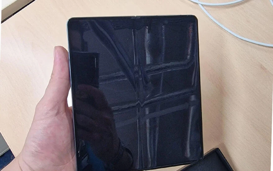 Katlanabilir ekranlı Galaxy Z Fold 4 ve Flip 4'ün canlı görüntüleri sızdı: Lansman öncesi önemli detaylar açığa çıktı!