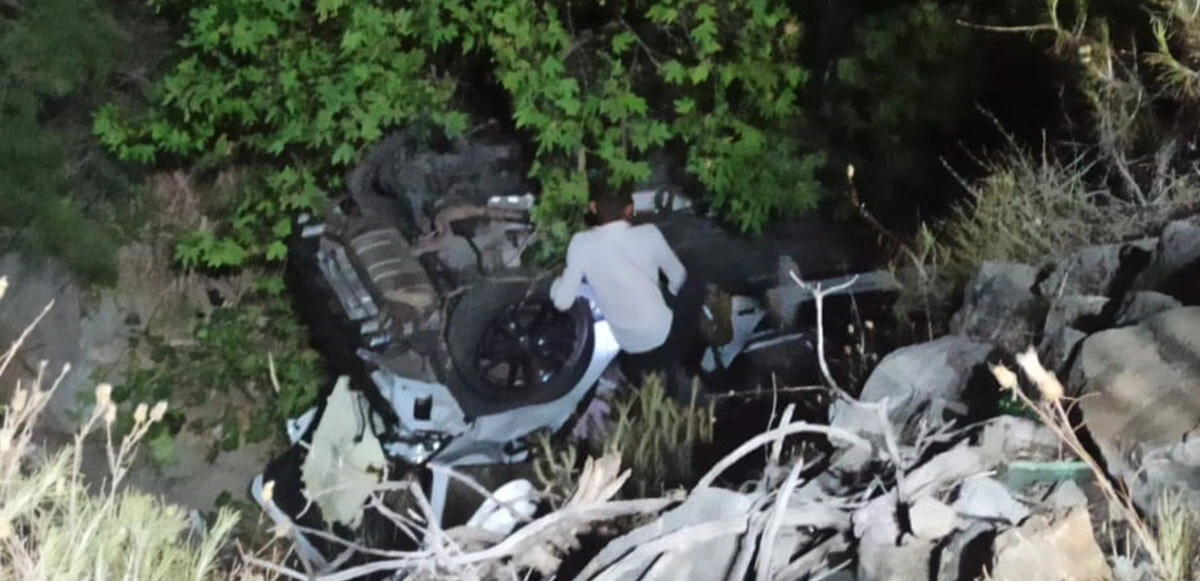 Muğla'da feci kaza! Otomobil dere yatağına uçtu: 2 ölü, 2 yaralı