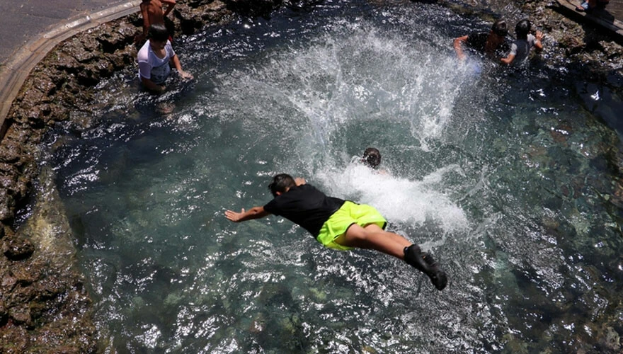 Cizre'de sıcaklık rekoru: Termometre 50 dereceye ulaştı, halk eve kapandı