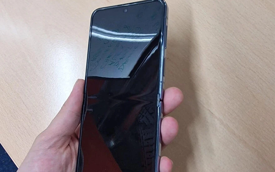 Katlanabilir ekranlı Galaxy Z Fold 4 ve Flip 4'ün canlı görüntüleri sızdı: Lansman öncesi önemli detaylar açığa çıktı!