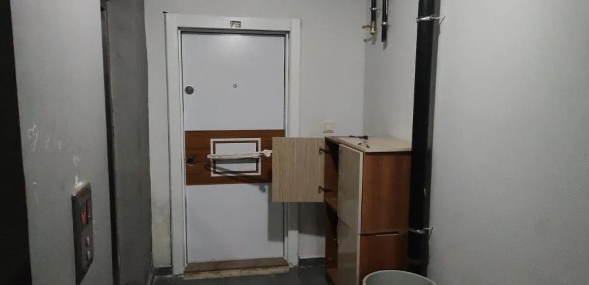 Kiracısının çelik kapısını çalan ev sahibi konuştu: Evi fuhuş için başkalarına kiralıyor