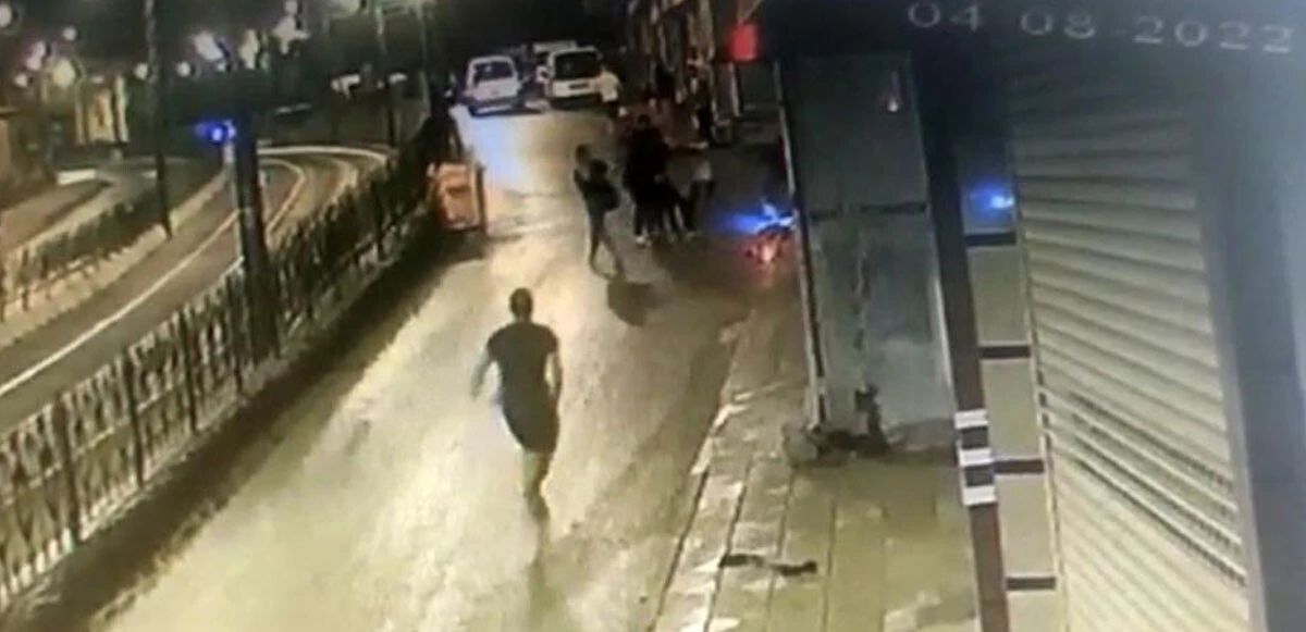 Polisle şüpheli arasında arbede kamerada: Polisi gözüne yumruk atıp yaraladı