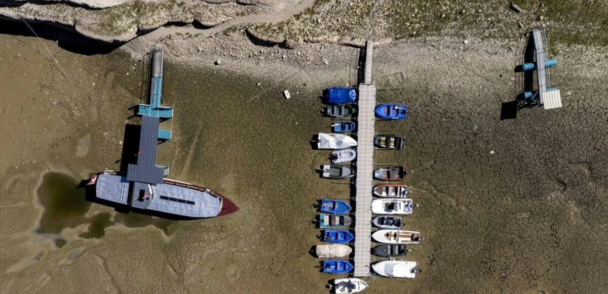 Kuraklık alarmı! Fransa'da tekneler karaya oturdu İngiltere hortum kullanımını kısıtladı