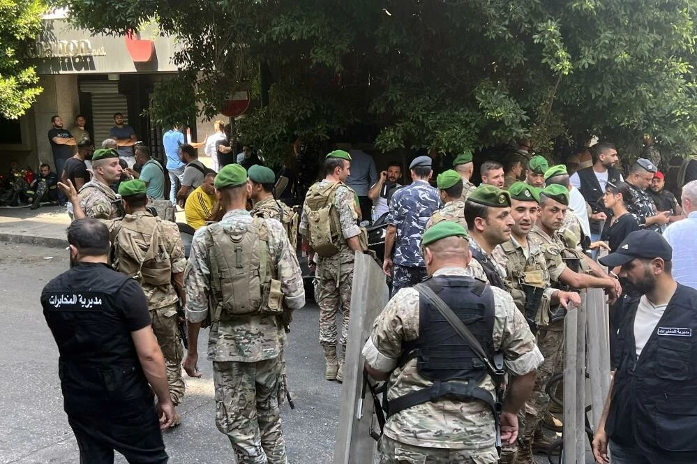 Bankadan parasını çekemeyince silahını çıkardı herkesi rehin aldı!