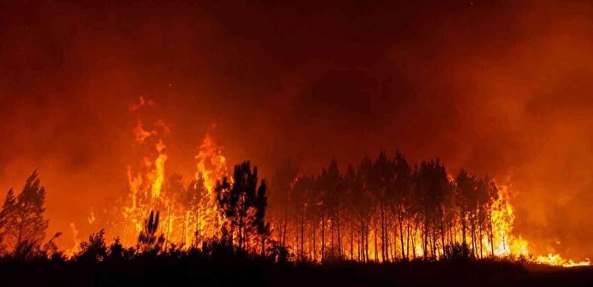Fransa enerji krizi ve yangınlarla boğuşurken Macron tatile çıktı: Fotoğraflarına tepki yağıyor