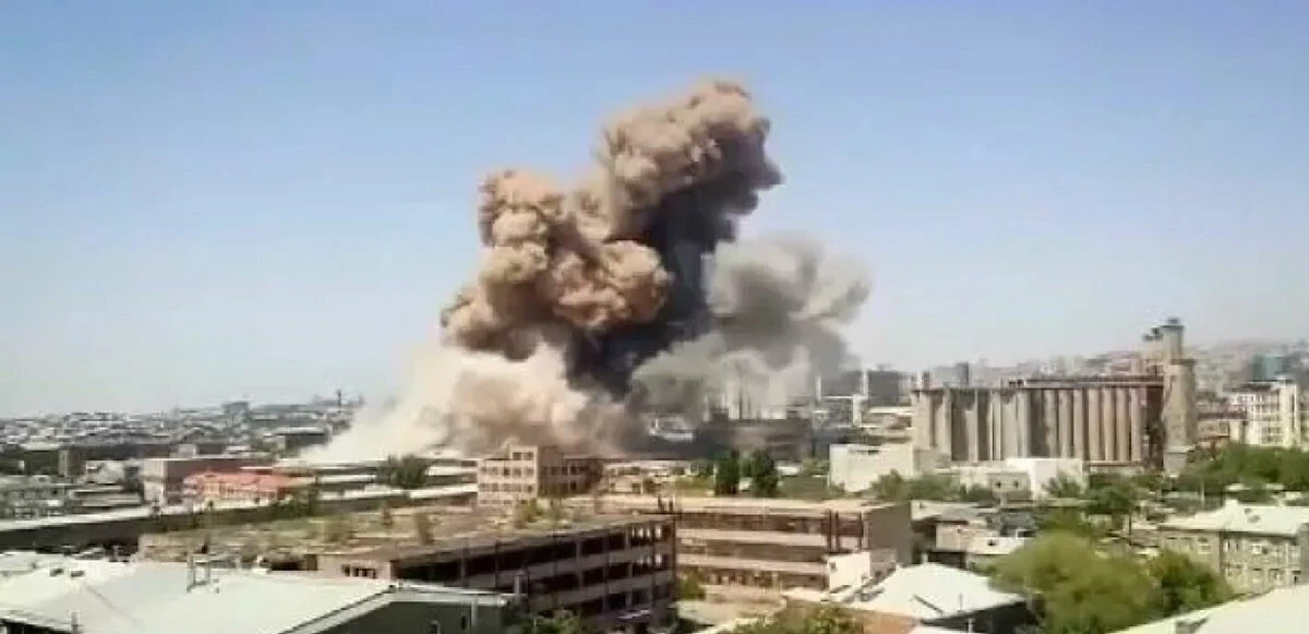 Son dakika! Ermenistan'ın başkentinde şiddetli patlama