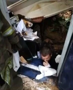 Son dakika! İstanbul Beykoz'da istinat duvarı çöktü: Göçük altında kalan bir kişi kurtarıldı