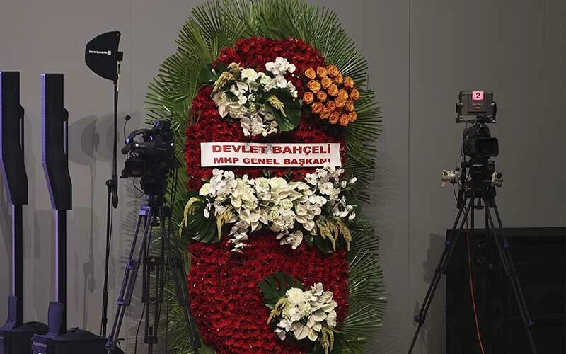 Devlet Bahçeli'den AK Parti'ye jest: Çiçeklerin sayısıyla verilen mesaj dikkat çekti