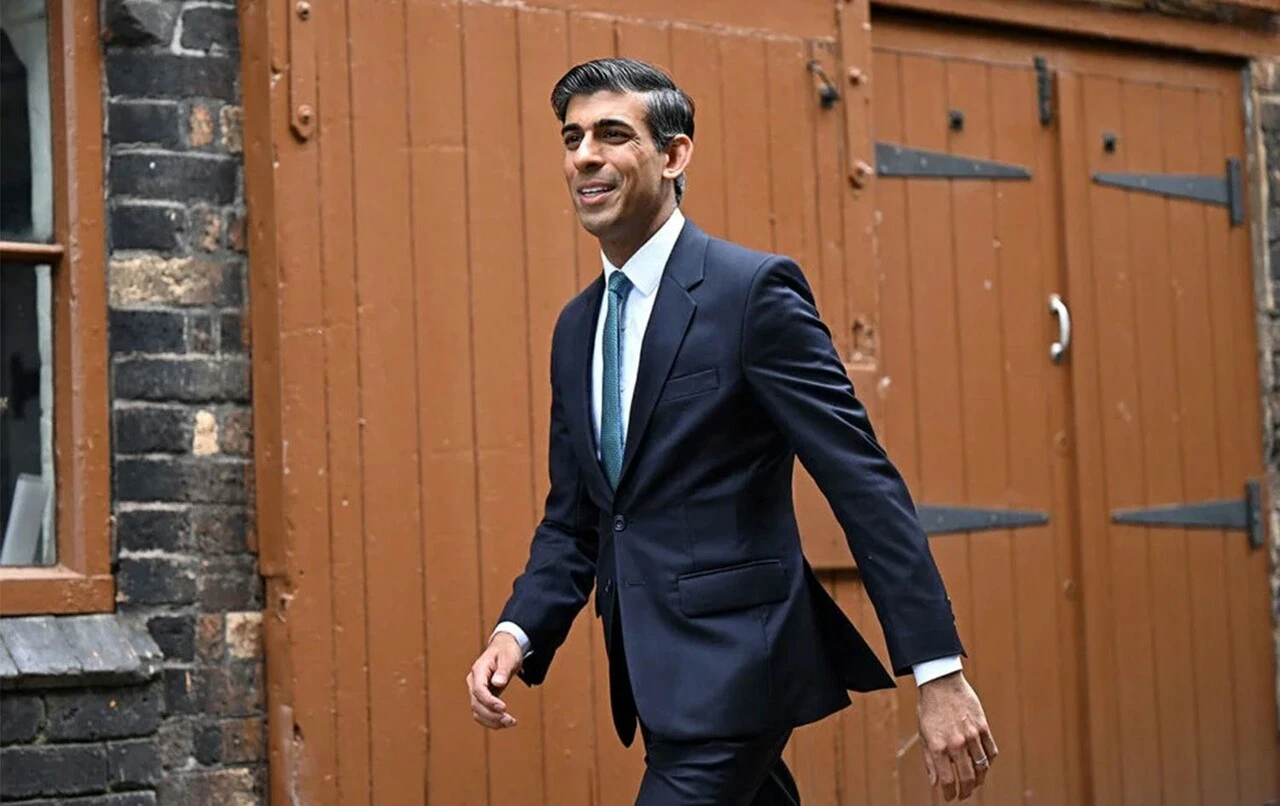 İngiltere Başbakan adayı Rishi Sunak'ın delik ayakkabısı gündem oldu: Ülkeyi yönetemeyecek kadar zengin