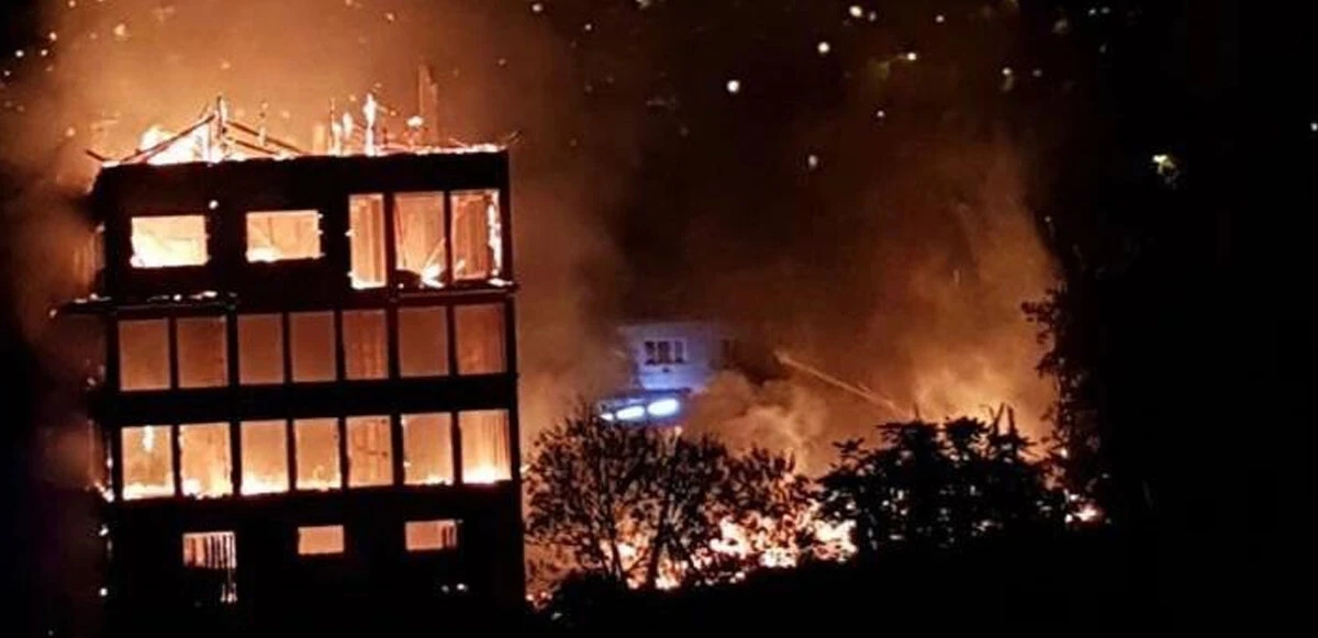 Bursa'da tarihi ipekçilik fabrikası alevlere teslim oldu